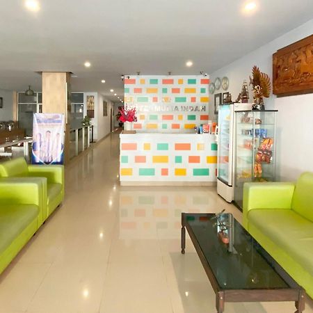 Urbanview Hotel Mulia Indah Palopo 外观 照片