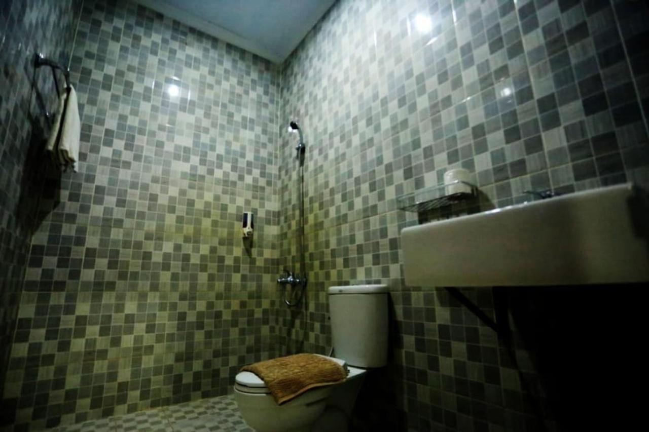 Urbanview Hotel Mulia Indah Palopo 外观 照片