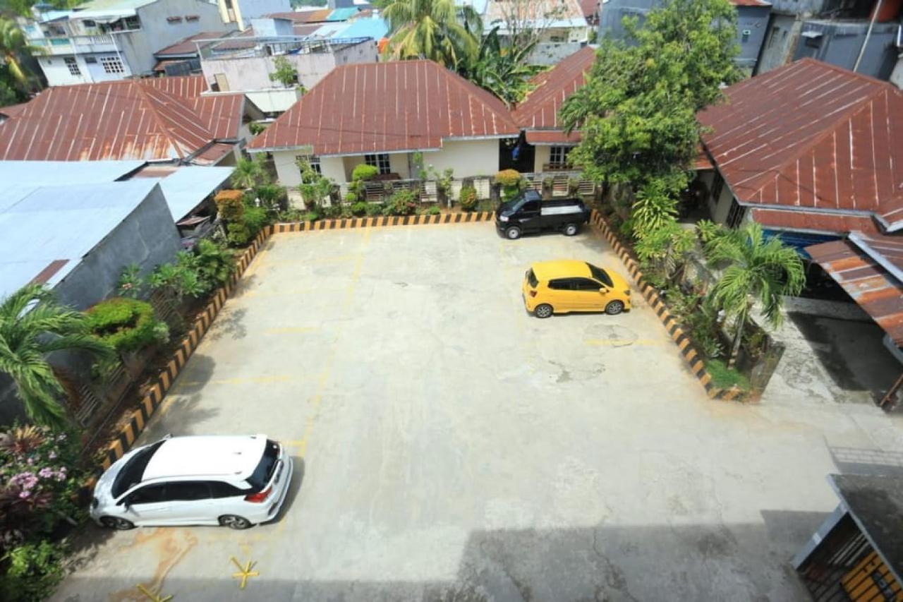 Urbanview Hotel Mulia Indah Palopo 外观 照片