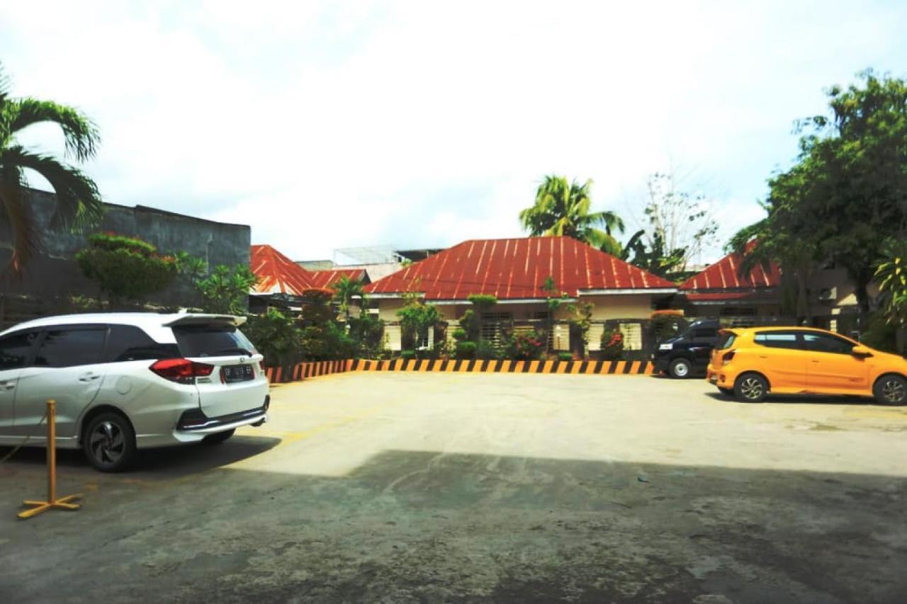 Urbanview Hotel Mulia Indah Palopo 外观 照片
