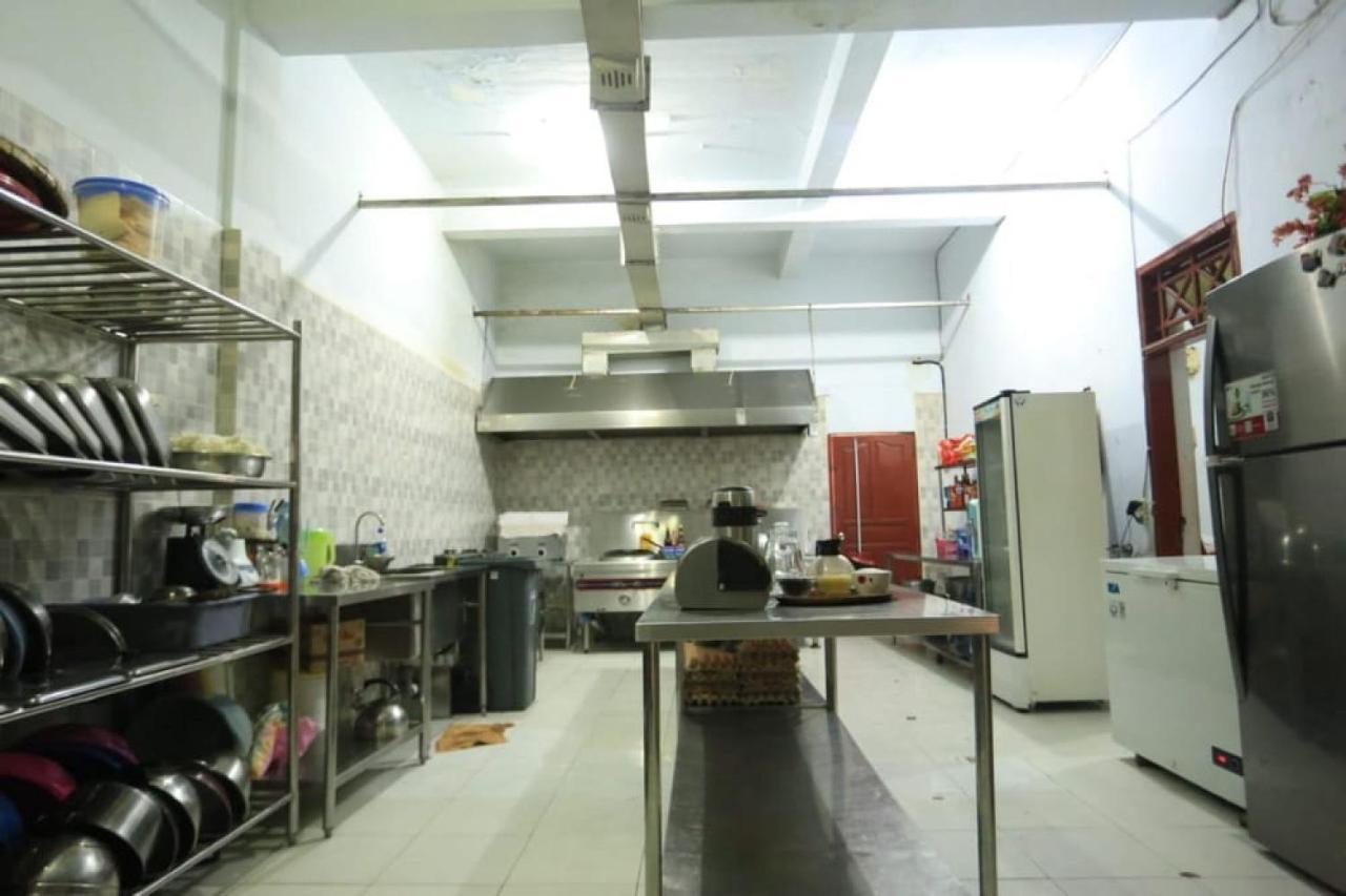 Urbanview Hotel Mulia Indah Palopo 外观 照片