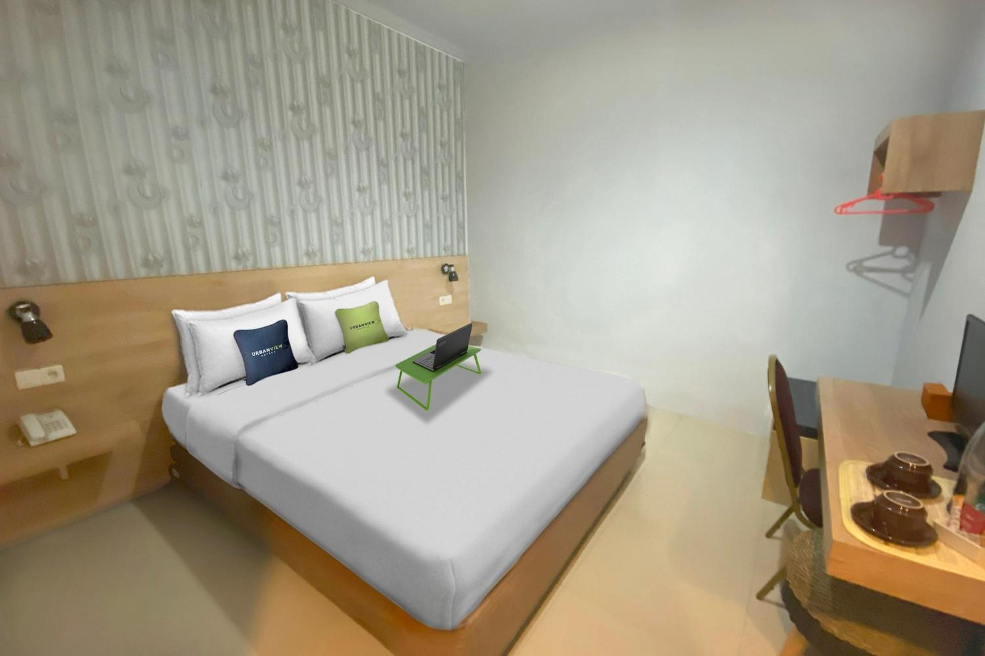 Urbanview Hotel Mulia Indah Palopo 外观 照片